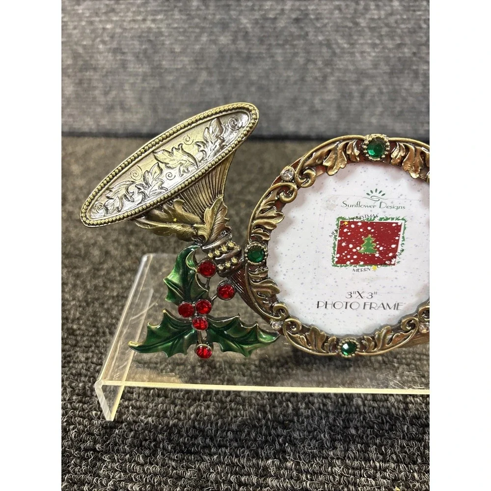 Sunflower Designs~Christmas Bugle w/Holly and‎ a 3x3 Picture Frame